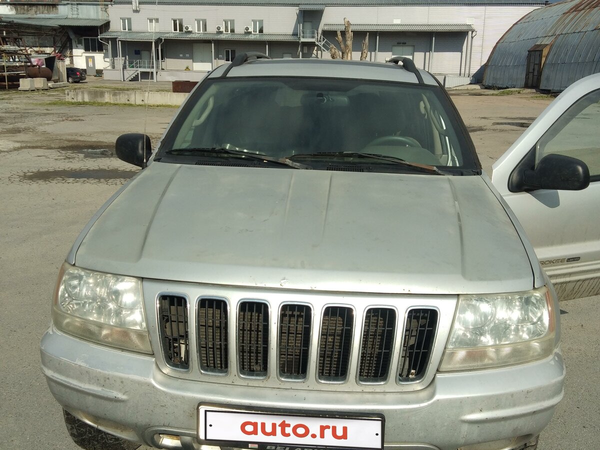 Jeep Grand Cherokee серебристый