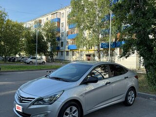 2015 Hyundai Solaris I Рестайлинг, серебристый, 968000 рублей, вид 1