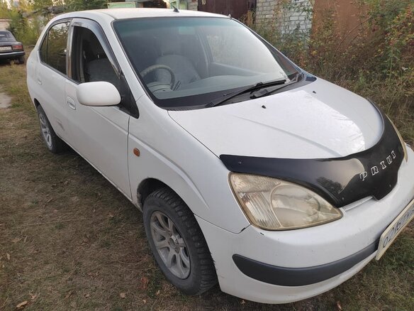 1999 Toyota Prius I (XW10), белый, 255000 рублей
