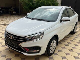 2024 Lada (ВАЗ) Vesta I Рестайлинг (NG), белый, 1420000 рублей, вид 1