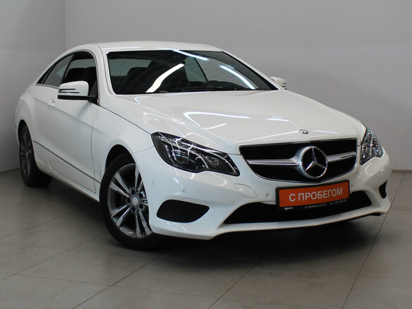 2013 Mercedes-Benz E-Класс 200 IV (W212, S212, C207) Рестайлинг, белый - вид 1