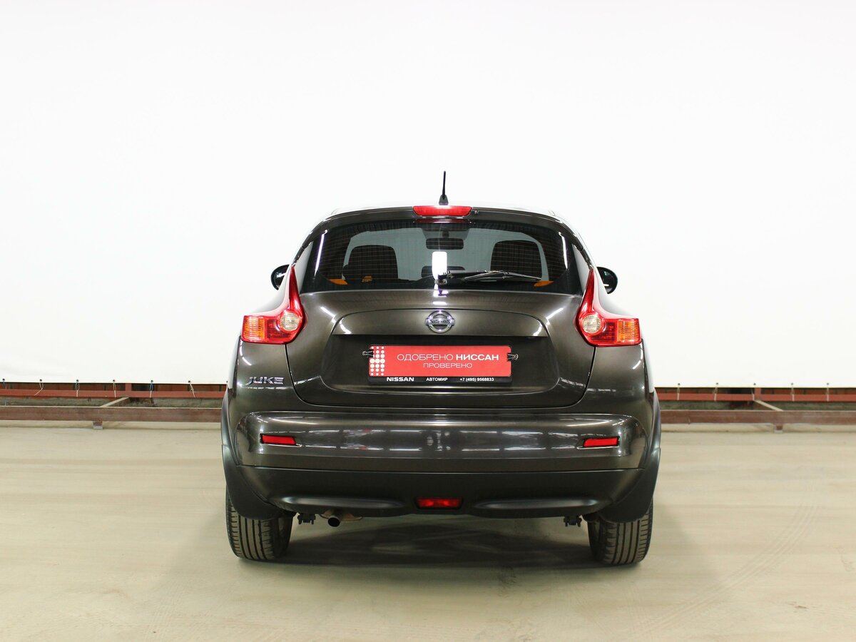 Ниссан темно зеленый