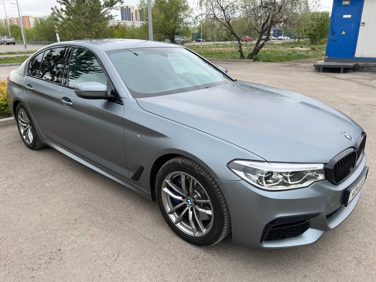 BMW 530 бирюзовая матовая