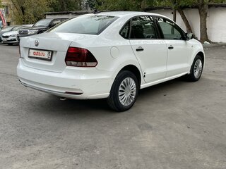 2018 Volkswagen Polo V Рестайлинг, белый, 500000 рублей, вид 4