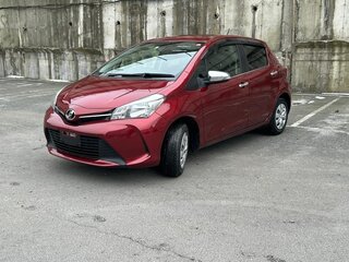 2015 Toyota Vitz III (XP130) Рестайлинг, пурпурный, 950000 рублей, вид 1