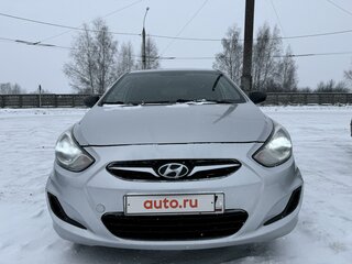 2012 Hyundai Solaris I, серебристый, 900000 рублей, вид 1