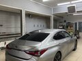 2019 Lexus ES 250 VII, серый, 3800000 рублей - вид 4