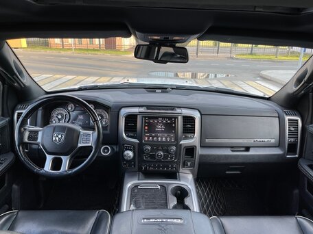 Kupit B U Dodge Ram Iv Ds Dj 5 7 At 395 L S 4wd Benzin Avtomat V Moskve Belyj Dodzh Ram Iv Ds Dj Pikap Dvojnaya Kabina 16 Goda Po Cene 4 300 000 Rublej Na