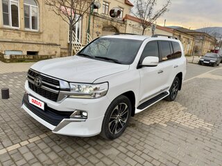 2016 Toyota Land Cruiser 200 Series Рестайлинг 2, белый, 5800000 рублей, вид 1