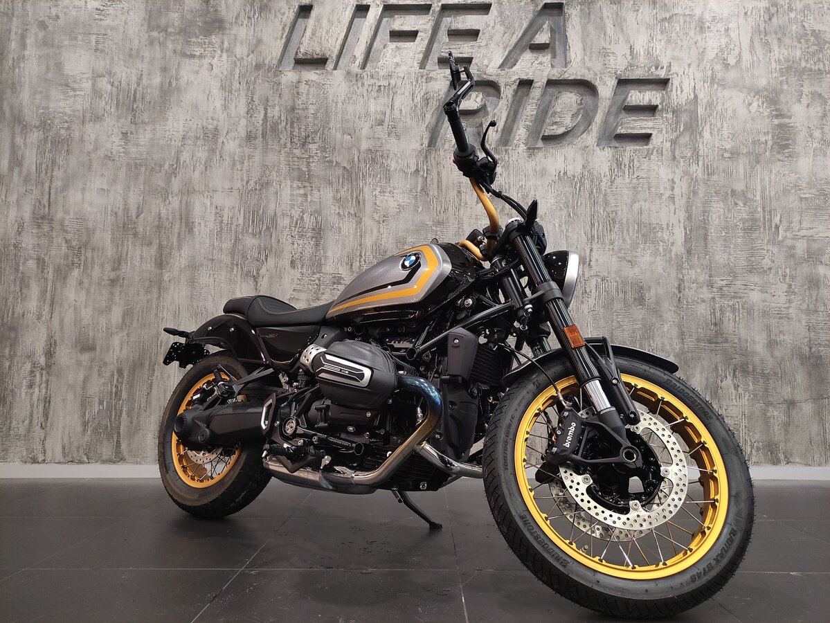BMW R 12
