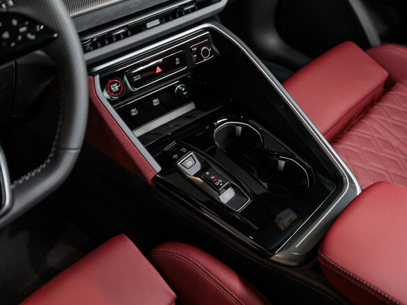 2025 Audi SQ5 Sportback II, чёрный, 14450000 рублей - вид 16