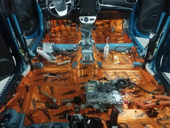 2018 Toyota Prius PHV ZVW52 Prime IV (XW50), голубой, 1960000 рублей - вид 19