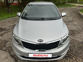 2015 Kia Rio III Рестайлинг, серебристый, 900000 рублей, вид 1