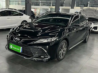 2023 Toyota Camry VIII (XV70) Рестайлинг, чёрный, 3251000 рублей, вид 1