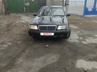 1995 Mercedes-Benz C-Класс 220 I (W202), чёрный, 350000 рублей, вид 1