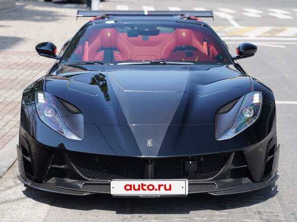 2022 Ferrari 812 GTS, чёрный - вид 2