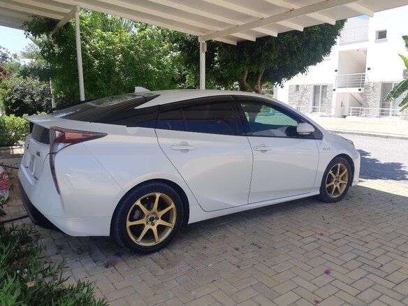 2016 Toyota Prius IV (XW50), белый, 1700000 рублей - вид 6