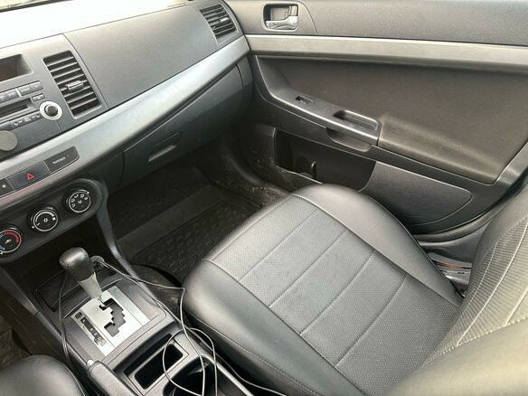 2007 Mitsubishi Lancer X, бежевый, 700000 рублей - вид 11