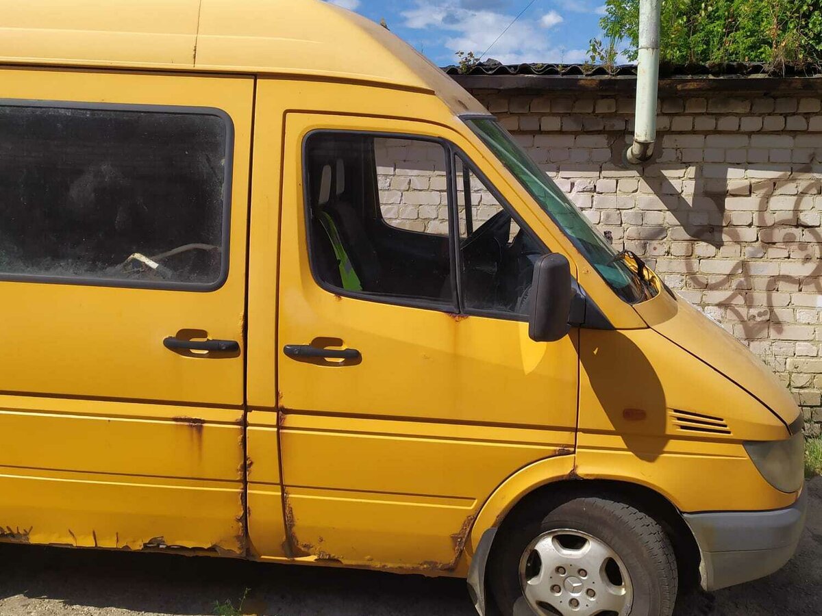 Mercedes Benz Sprinter 2000 фургон