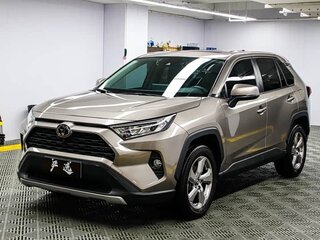 2022 Toyota RAV4 V (XA50), серебристый, 2830000 рублей, вид 1