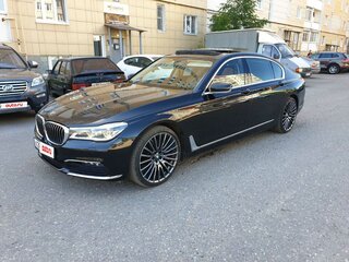 2015 BMW 7 серии Long 730Ld xDrive VI (G11/G12), чёрный, 3800000 рублей, вид 1