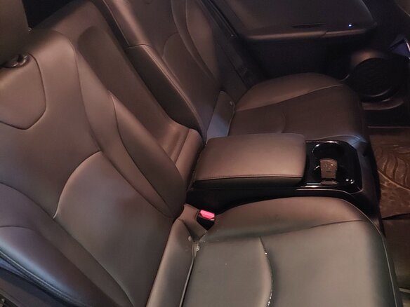 2017 Toyota Prius PHV ZVW52 Prime IV (XW50), красный, 2200000 рублей - вид 5