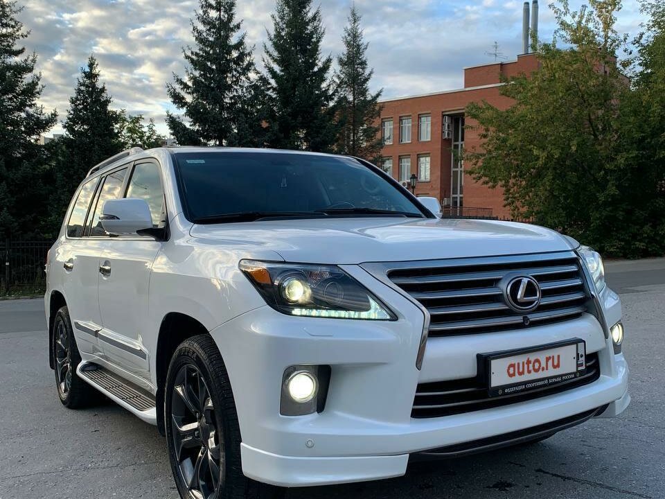 Lexus LX 570 2013