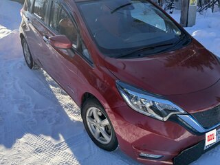 2019 Nissan Note e-Power II Рестайлинг, красный, 1600000 рублей, вид 1