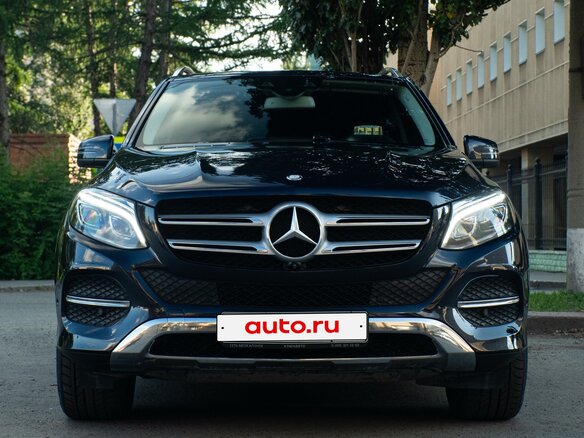 2016 Mercedes-Benz GLE 400 I (W166), синий, 4250000 рублей - вид 2