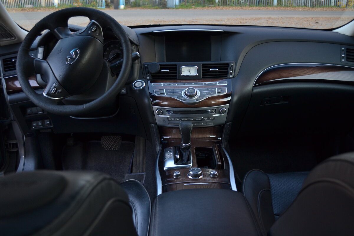 Infiniti m 37 vs Fuga