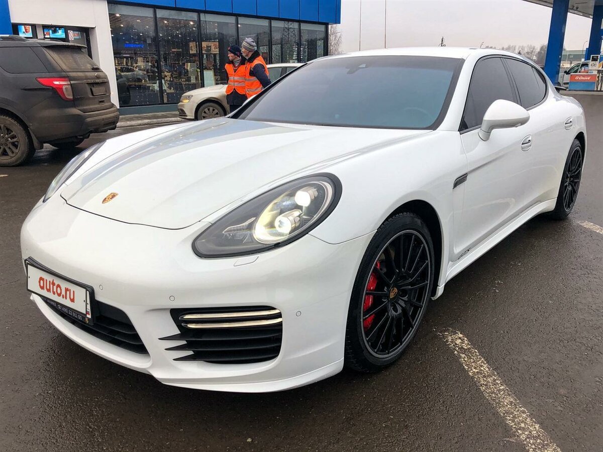 Porsche Panamera GTS 2015