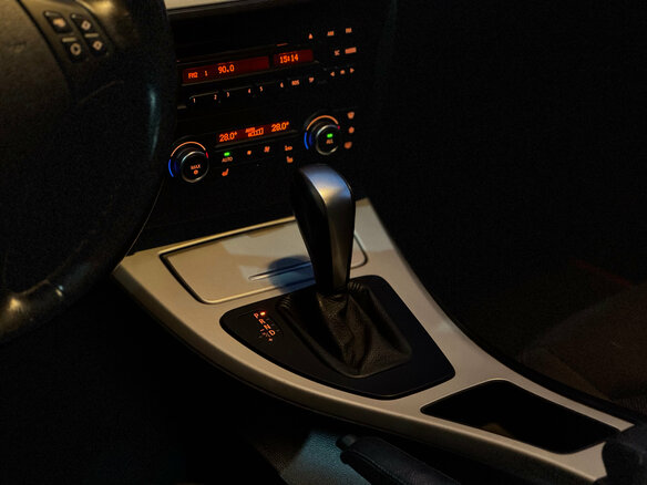 2011 BMW 3 серии 318i V (E90/E91/E92/E93) Рестайлинг, чёрный, 1159000 рублей - вид 22