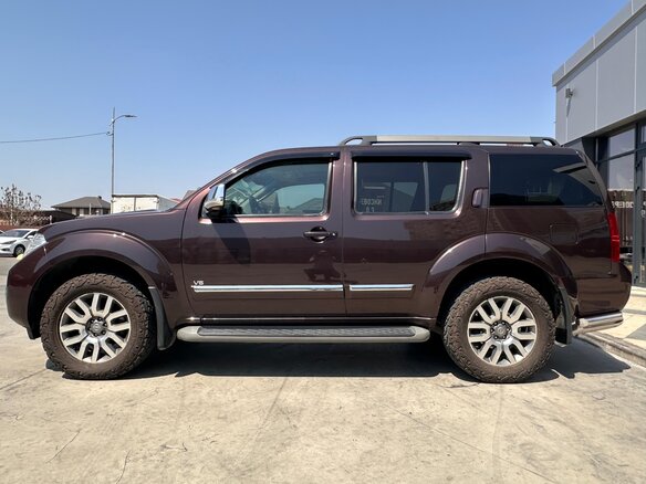 2011 Nissan Pathfinder III Рестайлинг, коричневый, 1880000 рублей - вид 6