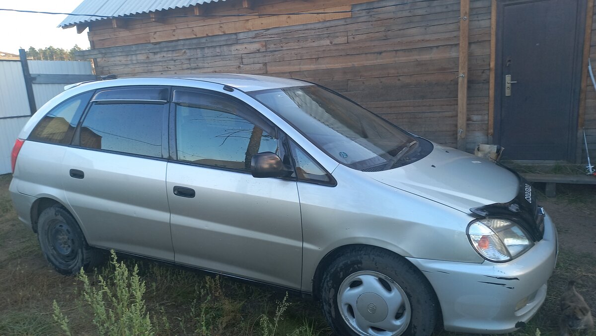Тойота надя 1998