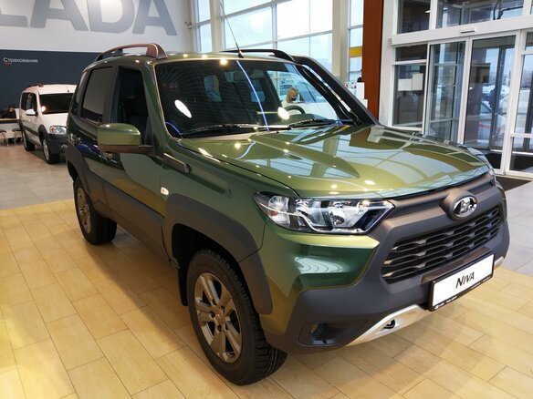 Купить б/у Lada (ВАЗ) Niva I Рестайлинг (Travel) 1.7 MT (80 л.с.) 4WD бензин мех