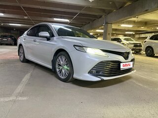 2020 Toyota Camry VIII (XV70), белый, 3100000 рублей, вид 1