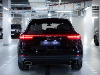 2022 Porsche Cayenne III, чёрный, 5800000 рублей, вид 5