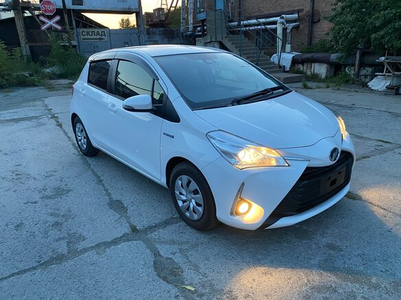 Поколения Toyota Vitz