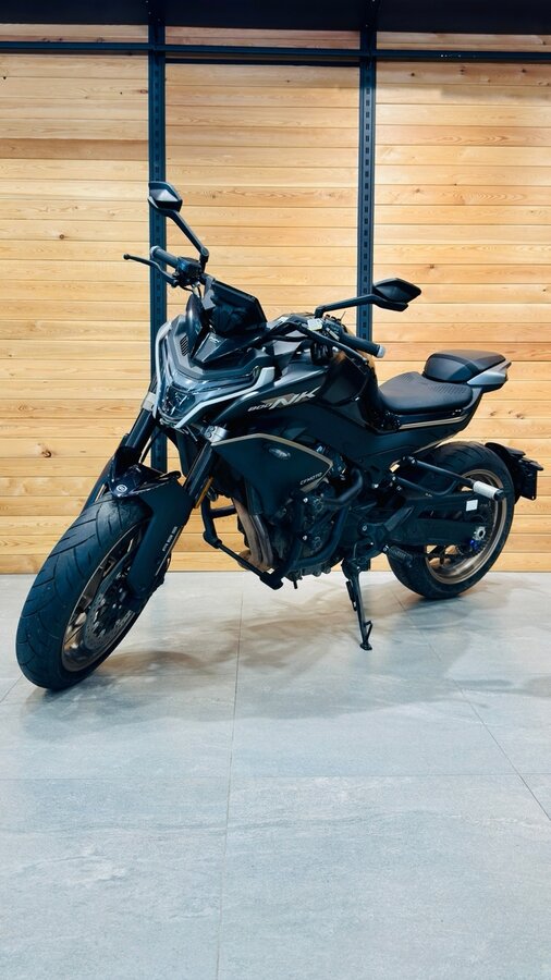 CFMoto 800NK