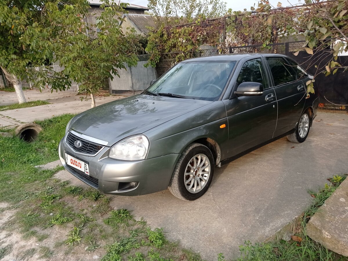 Приора хэтчбек серая 2009 года
