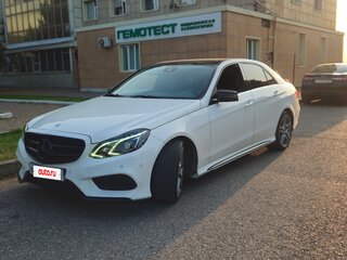 2013 Mercedes-Benz E-Класс 200 IV (W212, S212, C207) Рестайлинг, белый, 1750000 рублей, вид 1