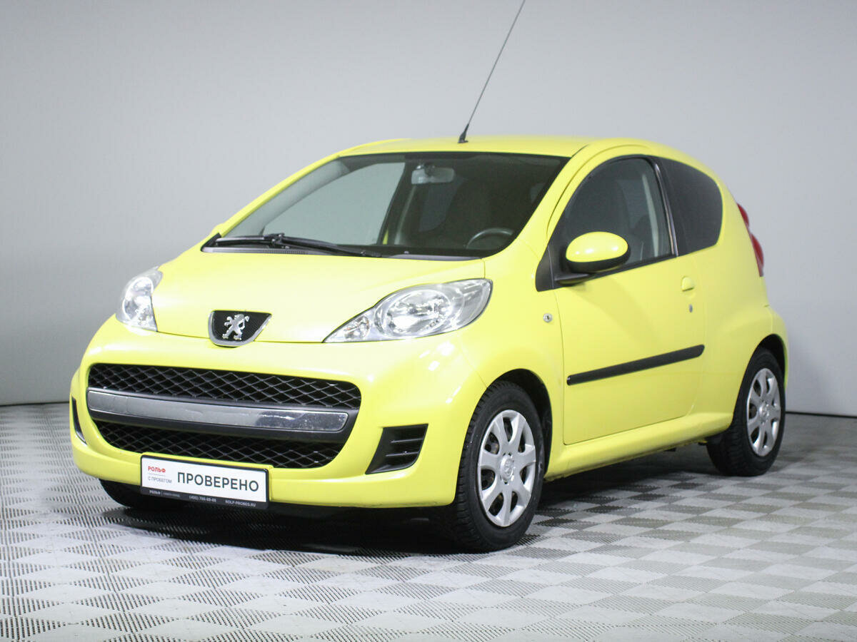 Купить б/у Peugeot 107 I Рестайлинг 1.0 AMT (68 л.с.) бензин робот в ...