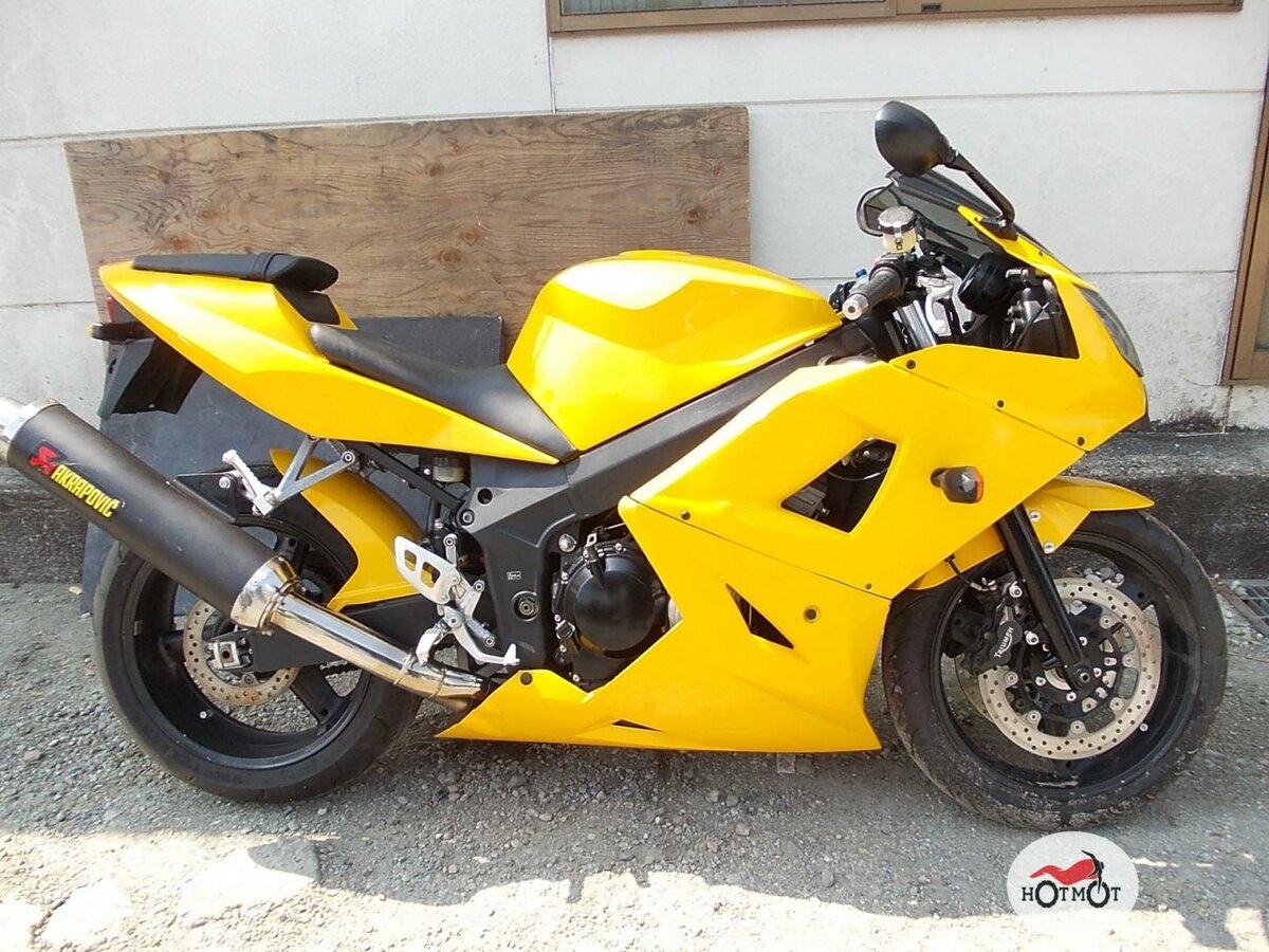 triumph daytona yellow
