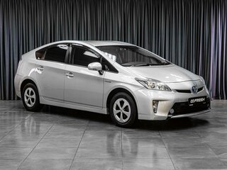 2013 Toyota Prius III Рестайлинг (XW30), серебристый, 1339000 рублей, вид 1