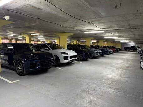 2025 Porsche Cayenne III Рестайлинг, красный, 16000000 рублей, вид 2
