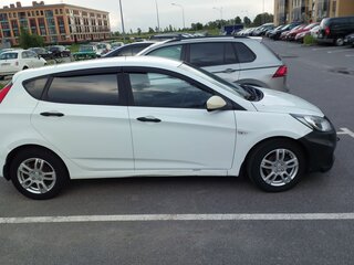 2013 Hyundai Solaris I, белый, 490000 рублей, вид 1