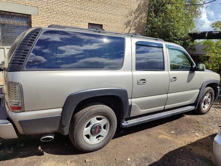 GMC Yukon II GMT800 XL 2500 6.0 AT 323 . 4WD II GMT800 5 2002 1 600 000