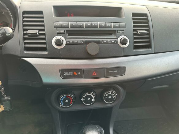 2007 Mitsubishi Lancer X, бежевый, 700000 рублей - вид 16