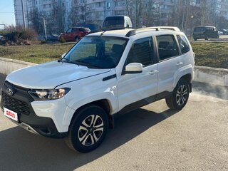 2024 Lada (ВАЗ) Niva I Рестайлинг (Travel), белый, 1400000 рублей, вид 1