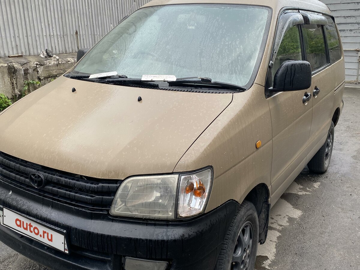 Toyota Town Ace IV Noah